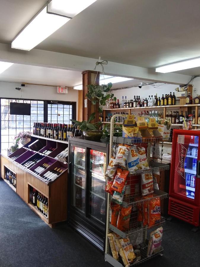 Port McNeill Haida Way Motor Inn מראה חיצוני תמונה
