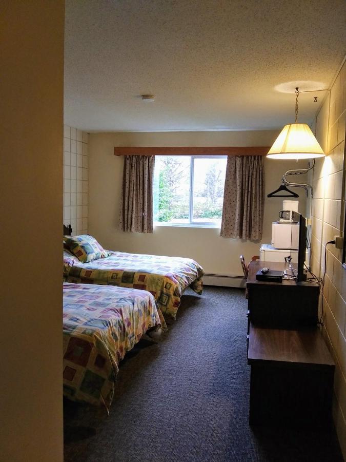 Port McNeill Haida Way Motor Inn מראה חיצוני תמונה