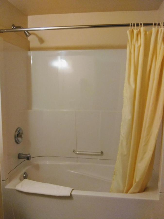 Port McNeill Haida Way Motor Inn מראה חיצוני תמונה